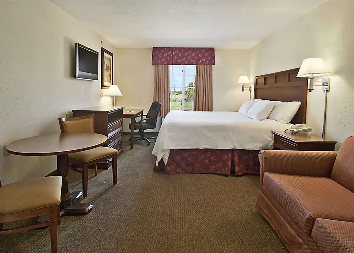 Super 8 By Wyndham North