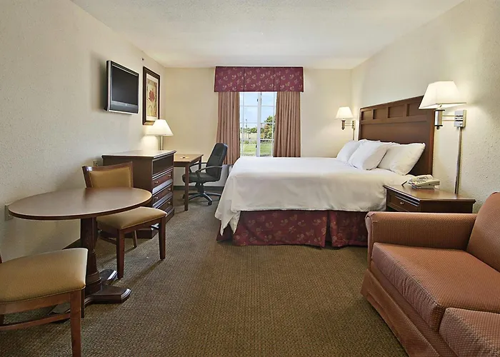 Super 8 By Wyndham North